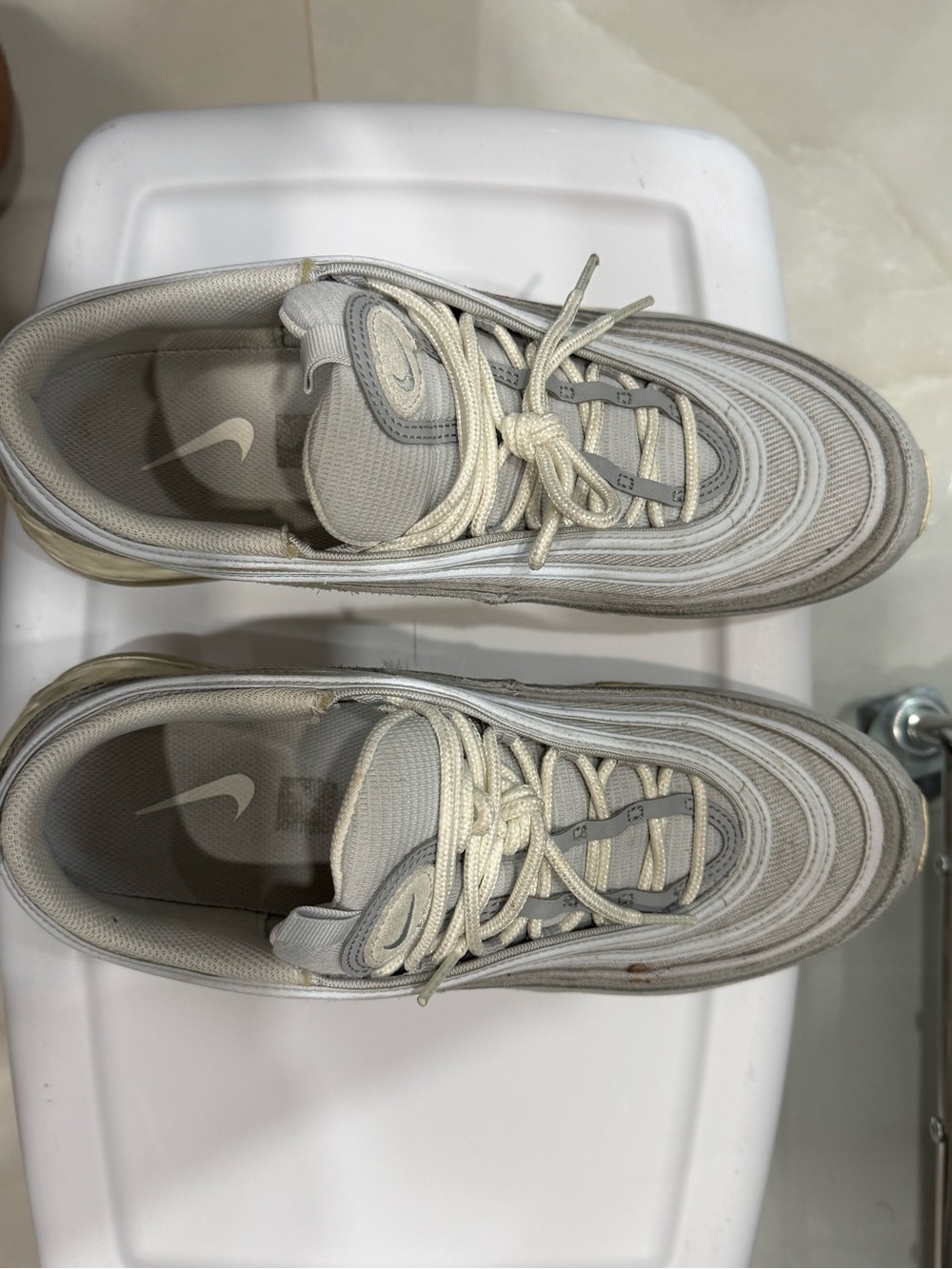 Nike Neutral Tone Low-Top Sneakers in Light Gray and Cream